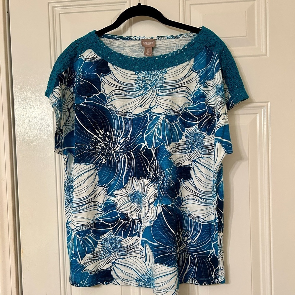 Chico's Size 2 Exploded Garden Lace-Trim Dolman Top in
Cozumel Blue, NWT - Picture 2 of 12